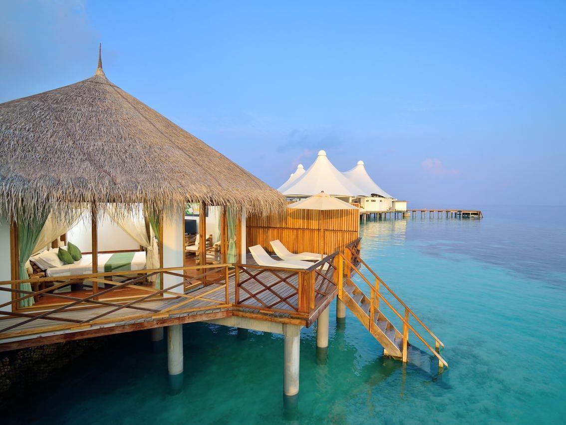 Safari Island Hotel Mushimasgali Exterior photo