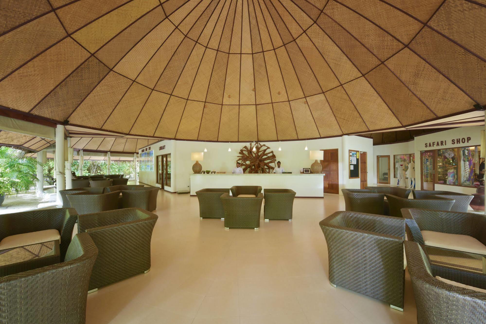 Safari Island Hotel Mushimasgali Exterior photo
