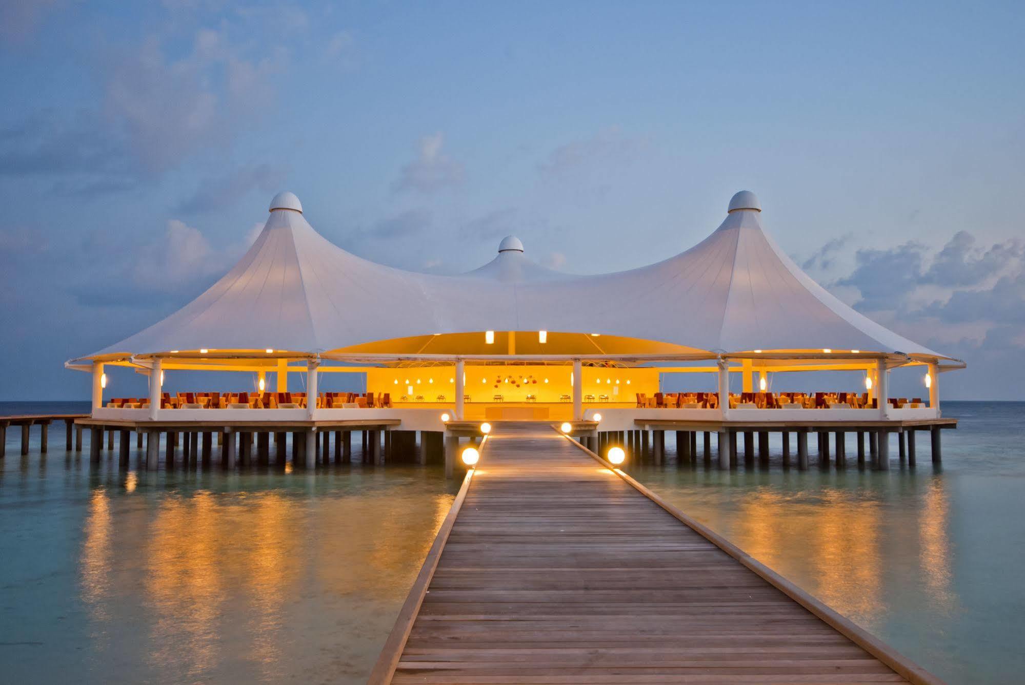 Safari Island Hotel Mushimasgali Exterior photo