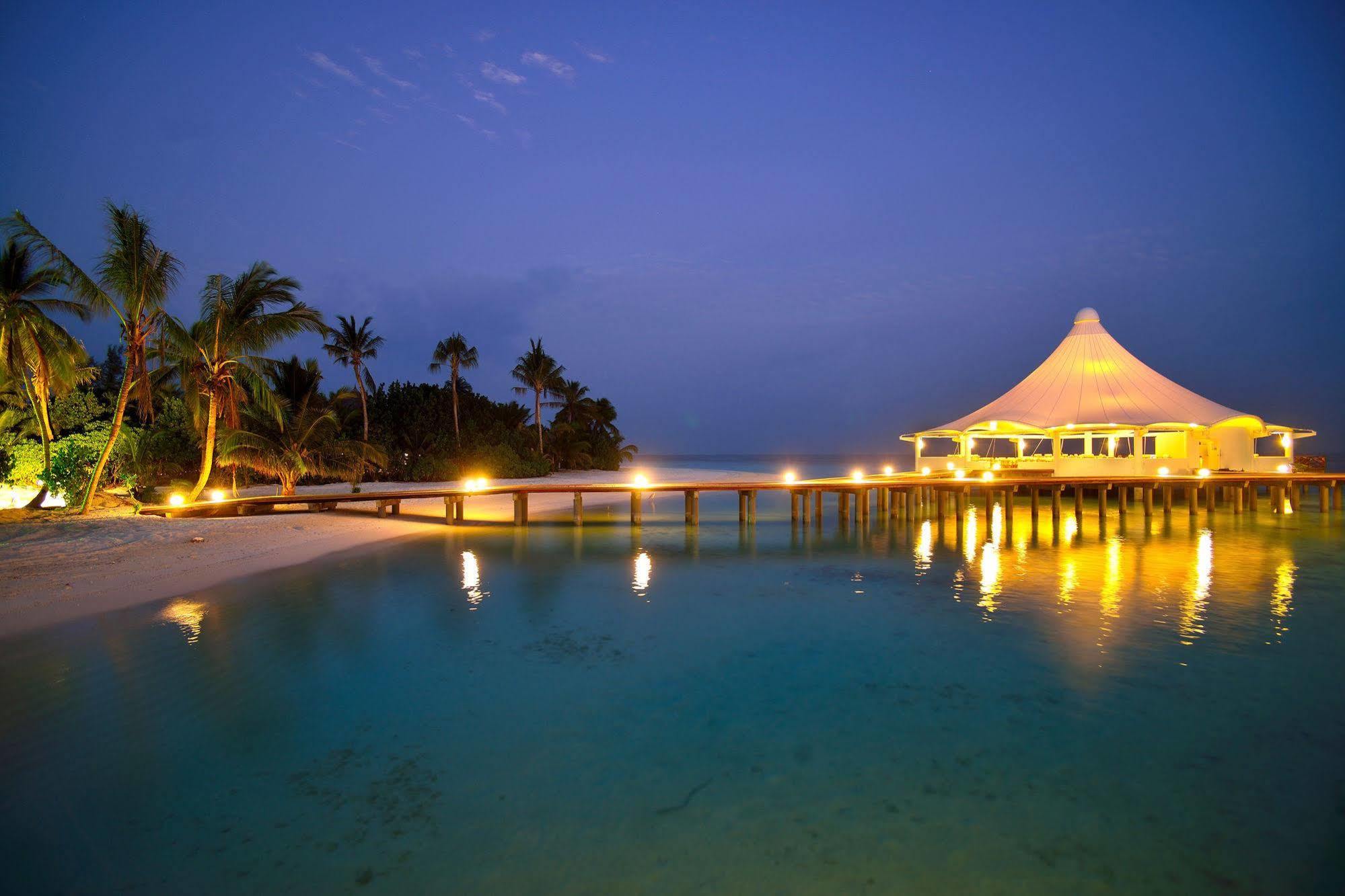 Safari Island Hotel Mushimasgali Exterior photo