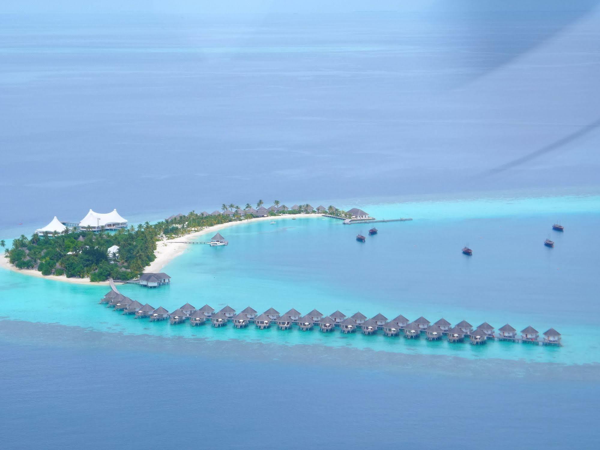 Safari Island Hotel Mushimasgali Exterior photo