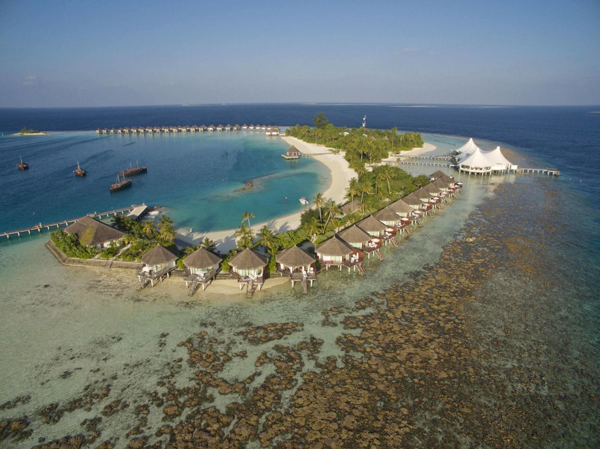 Safari Island Hotel Mushimasgali Exterior photo