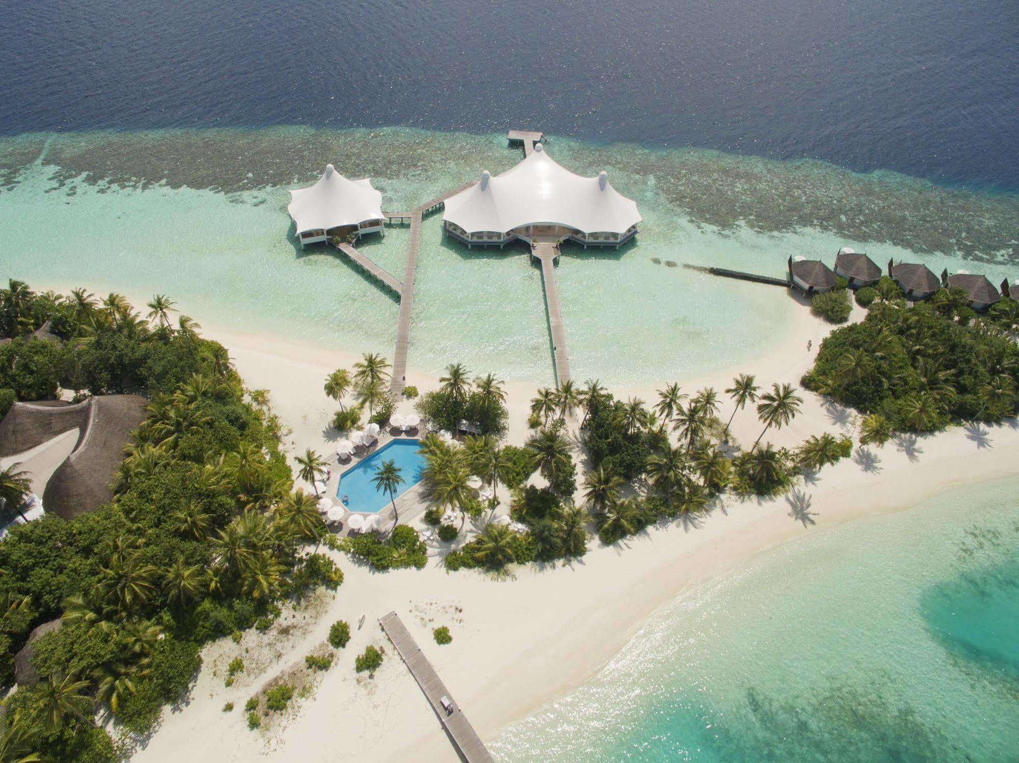 Safari Island Hotel Mushimasgali Exterior photo
